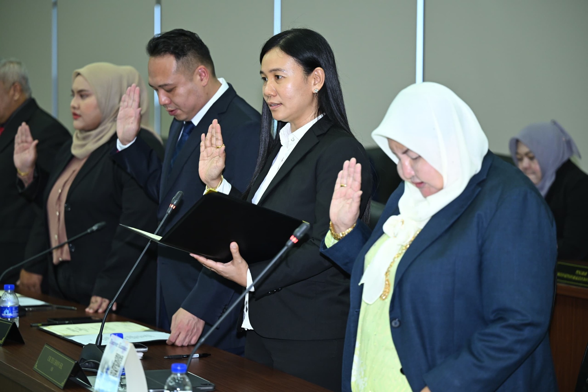 Angkatsumpahahlimajlis4