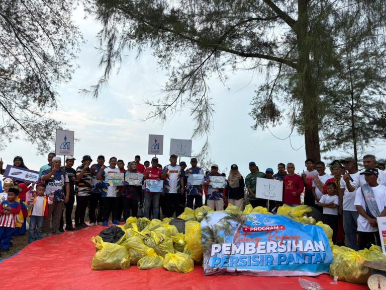 Pembersihanpantaicempaka 768x576